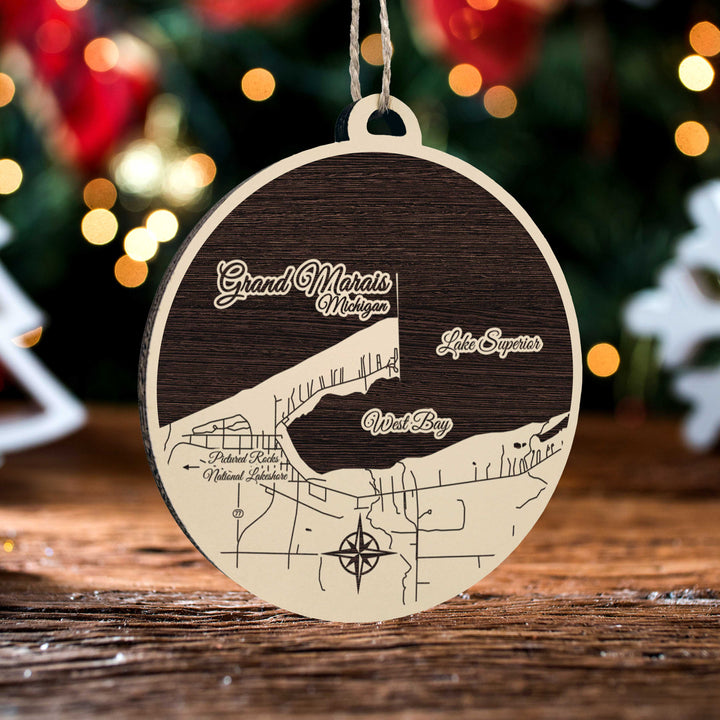 FP1576 - Grand Marais, MN Engraved Ornament (Standard)